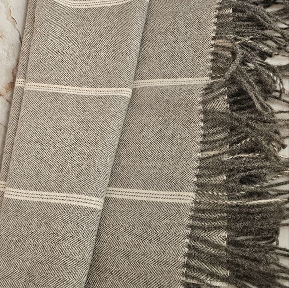 Berkshire Alpaca Throw Blanket 50" x 70" - Picture 7 of 10